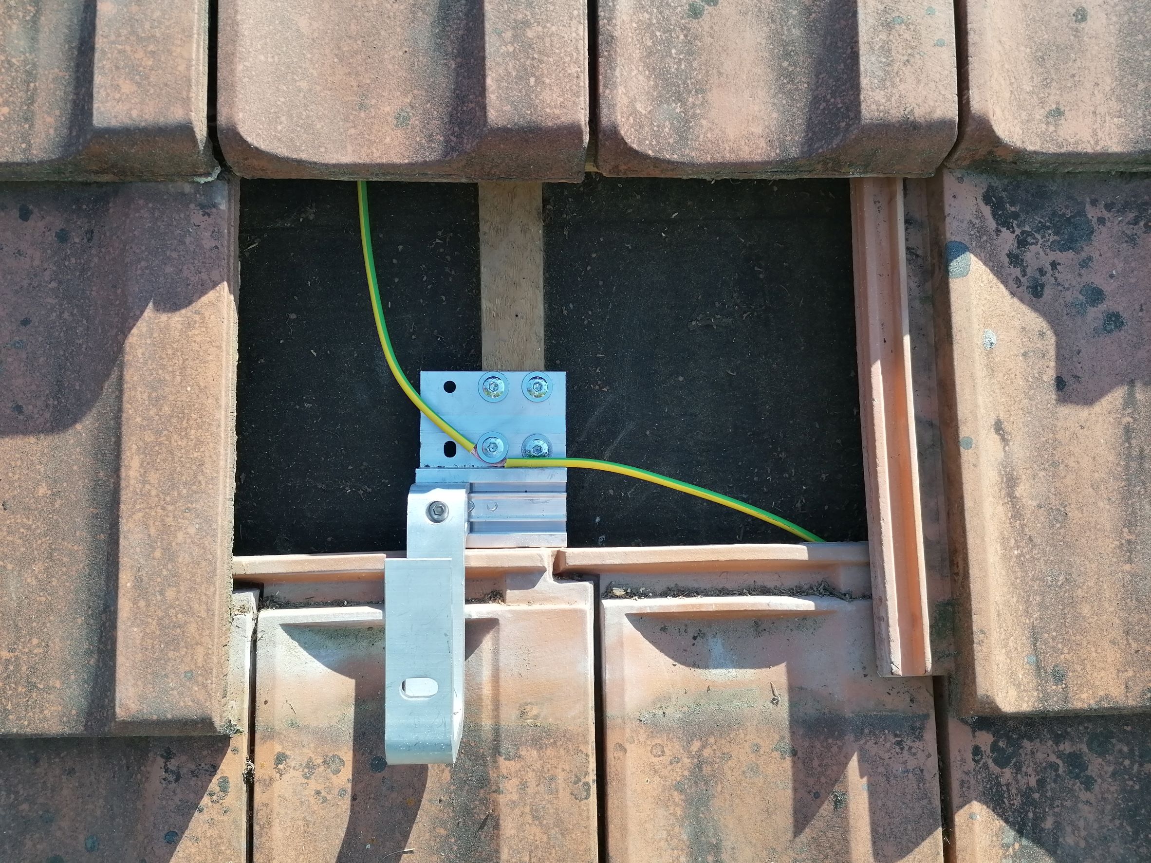 PVA Dachhaken mit Potentialausgleich